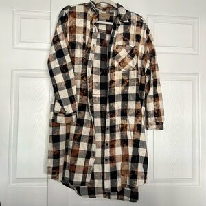 Long flannel shirt with back detail